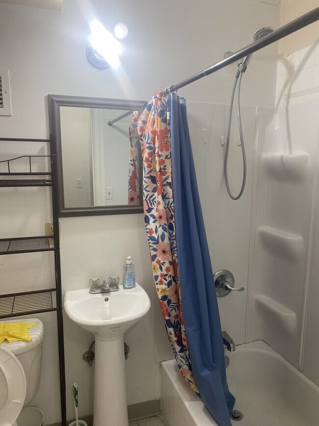 Foto del edificio - 320 Bawden St