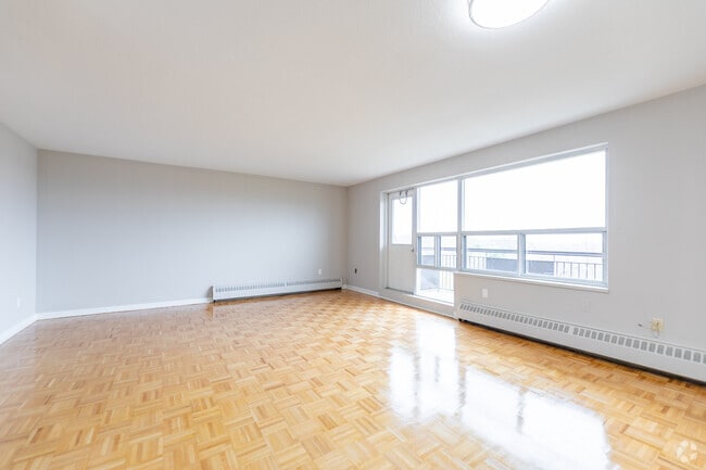 1BR, 1BA - 650SF - Living Room - 150 Culford Rd