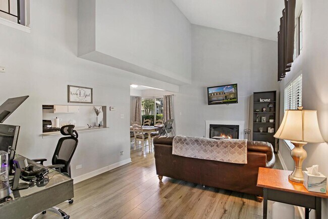 Foto del edificio - 257 Butternut Ln