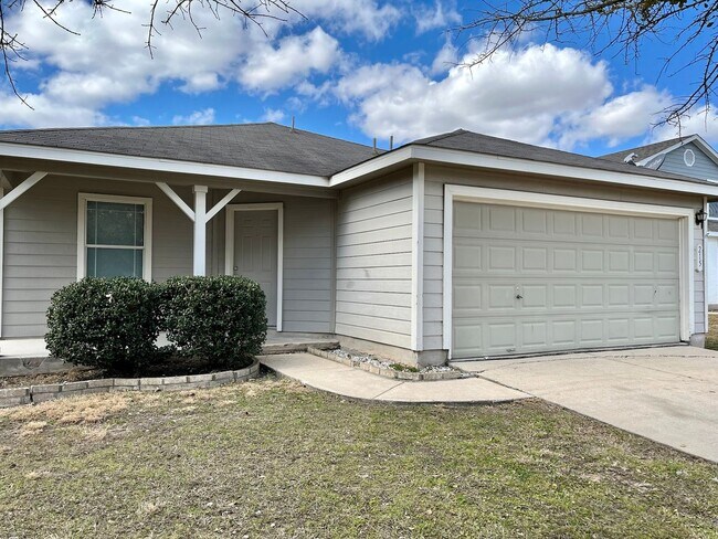 Foto del edificio - 215 Madison Ln