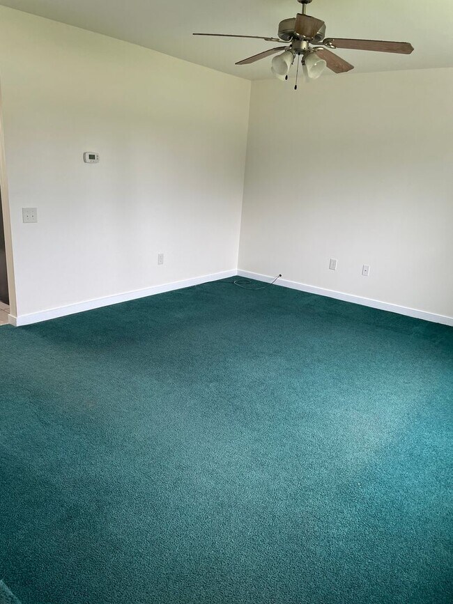 Foto del edificio - Waverly, VA - Four Bedroom / Two Bath - Mo...