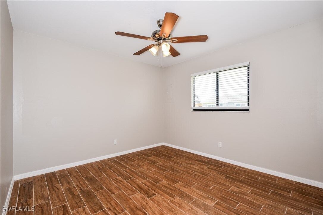 Foto del edificio - 18484 Sarasota Rd