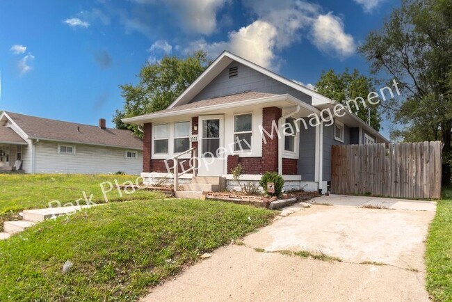 Building Photo - 1622 E Raymond St