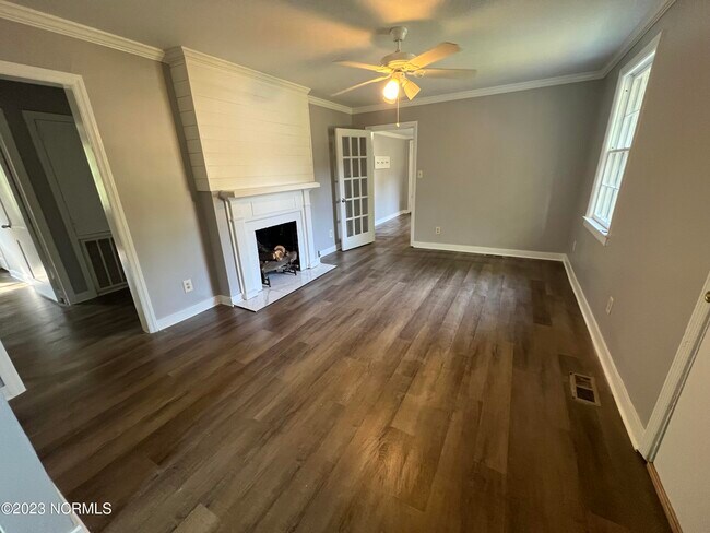 Foto del edificio - 1203 Highland Rd