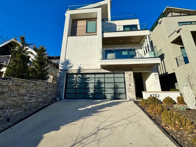 Foto del edificio - 4732 Mercier St