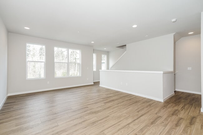 Building Photo - 13421 Admiralty Way