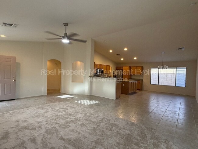 Building Photo - 15847 W Saguaro Ln