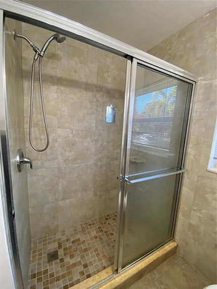 Building Photo - 1655 Hayes St