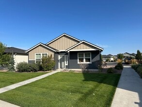Building Photo - 1403 NW Upas Ave