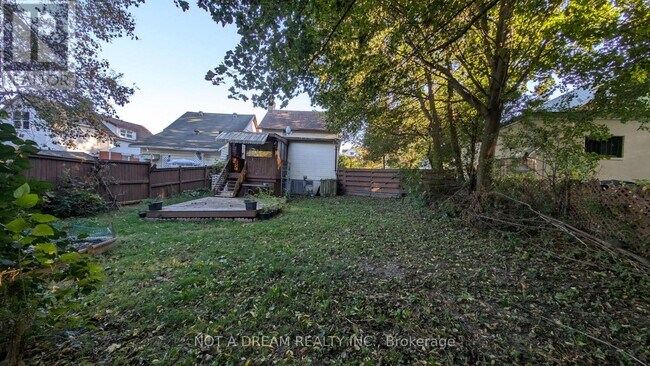 Photo du bâtiment - 368 Victoria St S