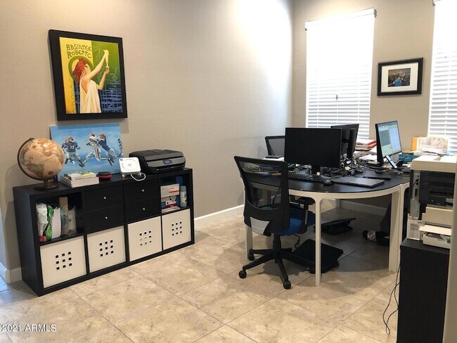 Foto del edificio - 1255 N Arizona Ave