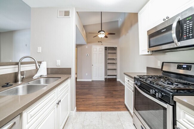 Foto del edificio - 7885 W Flamingo Rd