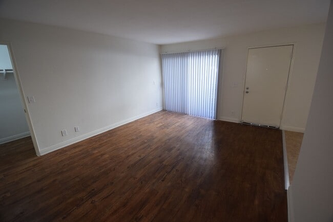Building Photo - 21306 Parthenia St