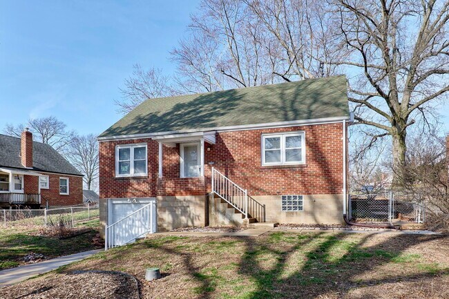 Foto del edificio - 8601 Belhaven Dr