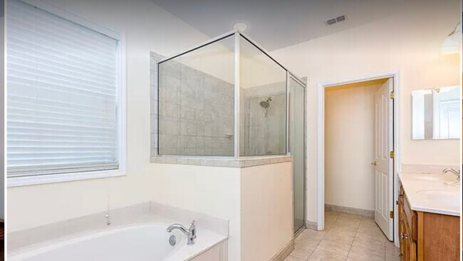 Building Photo - 1142 Sandler Ridge Rd