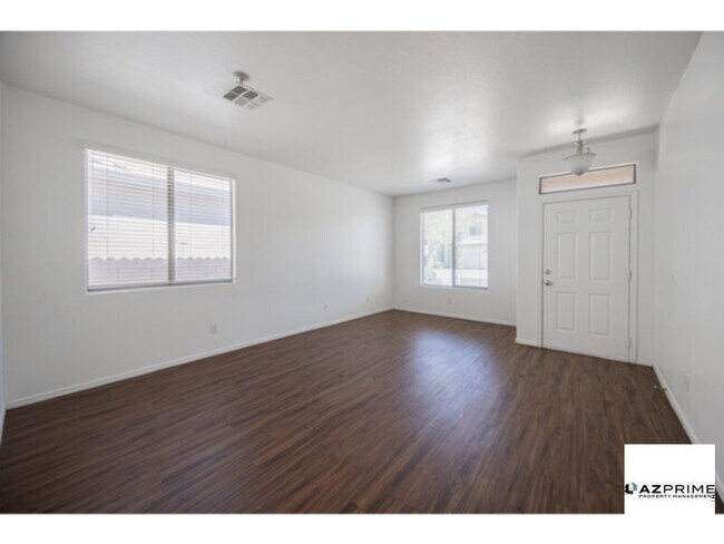 Foto del edificio - Experience Relaxed Phoenix Living In This Well-Appointed 4/2 Rental That Perfectly Balances Comfort,