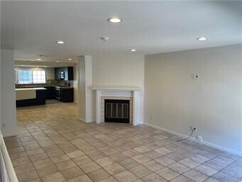 Foto del edificio - 240 S Broadway