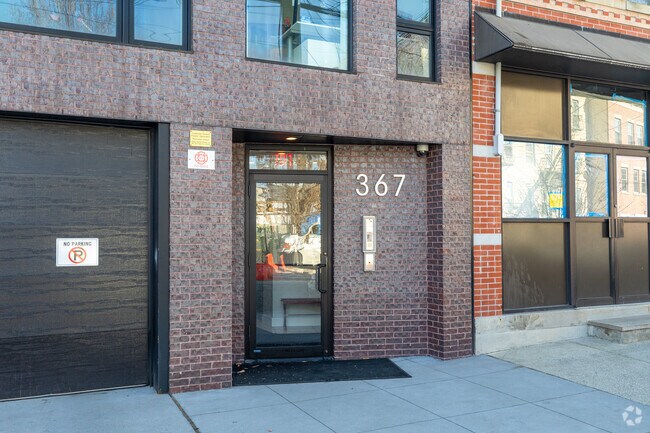 Entrada - 367 3rd St