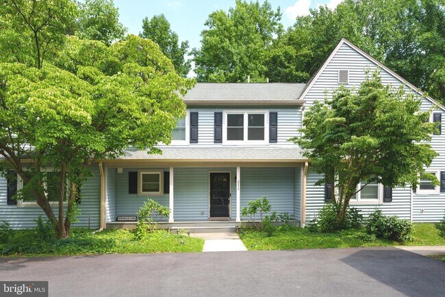 Foto del edificio - 211 Ross Stevenson Cir
