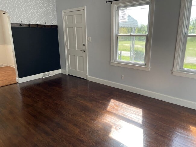 Foto del edificio - Updated High Point 3 Bedroom Across From B...