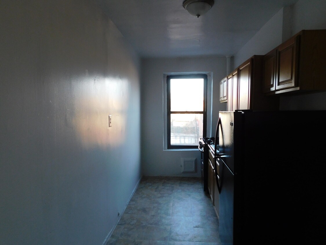 Foto del edificio - 2161 Barnes Ave