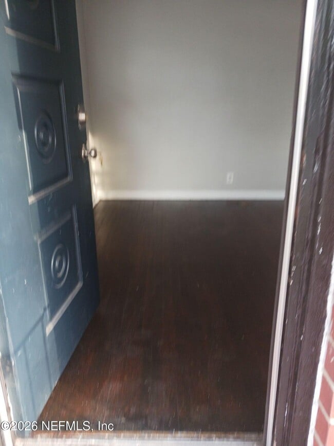 Foto del edificio - 1553 W 19th St