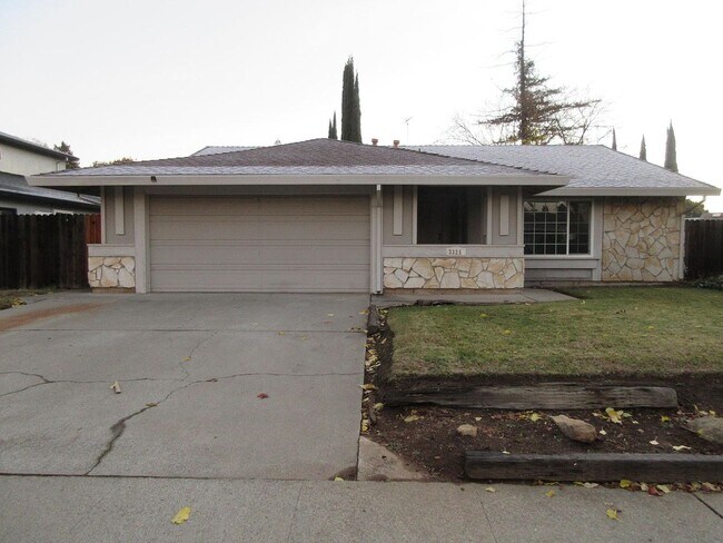 Building Photo - 3325 Cahill Ct