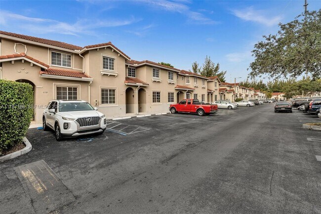 Foto del edificio - 21205 NW 14th Pl