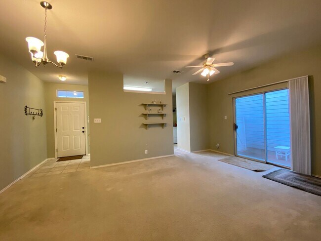 Foto del edificio - 2 Bedroom/1 Bath Crown Meadows Subdivision