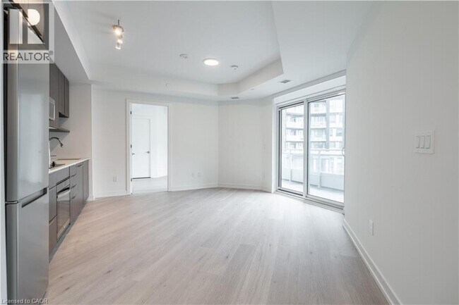 Photo du bâtiment - 2501 Saw Whet Blvd.