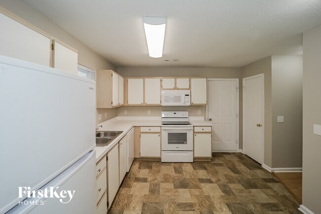 Building Photo - 821 Blazingwood Dr