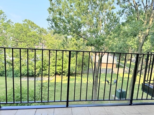 Building Photo - 6588 Thornberry Crescent