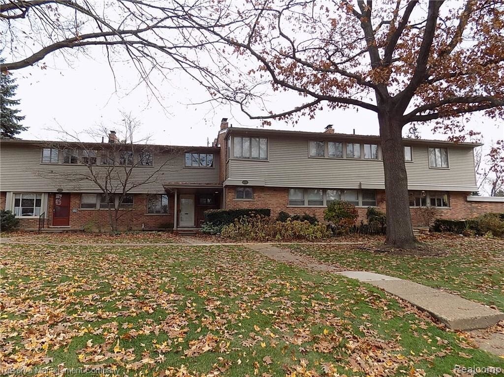 1072 Stratford Ln E, Bloomfield Hills, MI 48304 Condo for Rent in