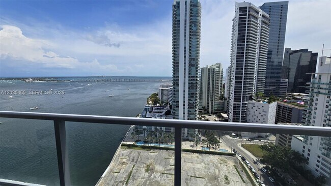Foto del edificio - 1155 Brickell Bay Dr