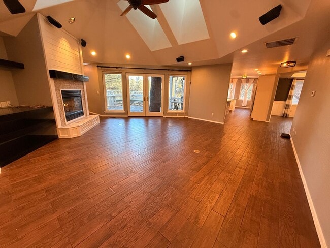 Building Photo - Gorgeous Flagstaff Rental