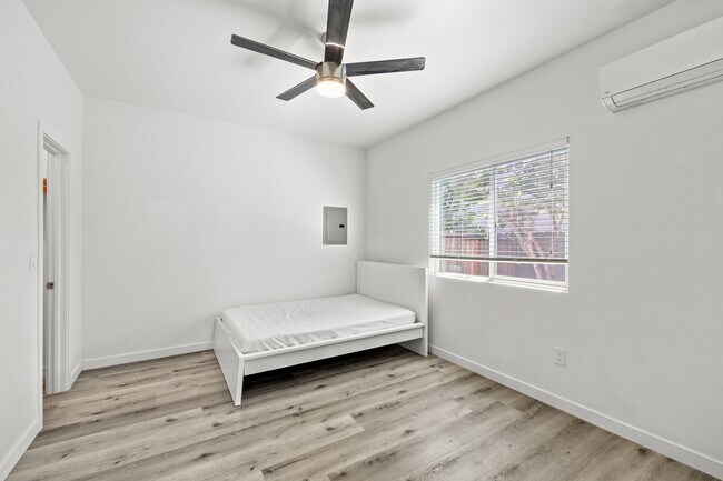 Foto del edificio - 6153 Mary Ln Dr