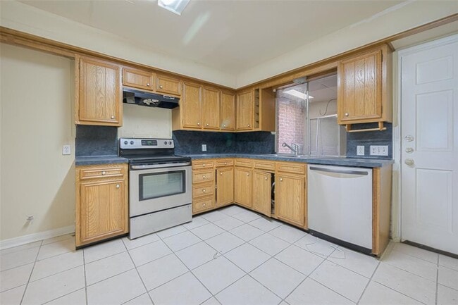 Building Photo - 4726 N Cashel Cir