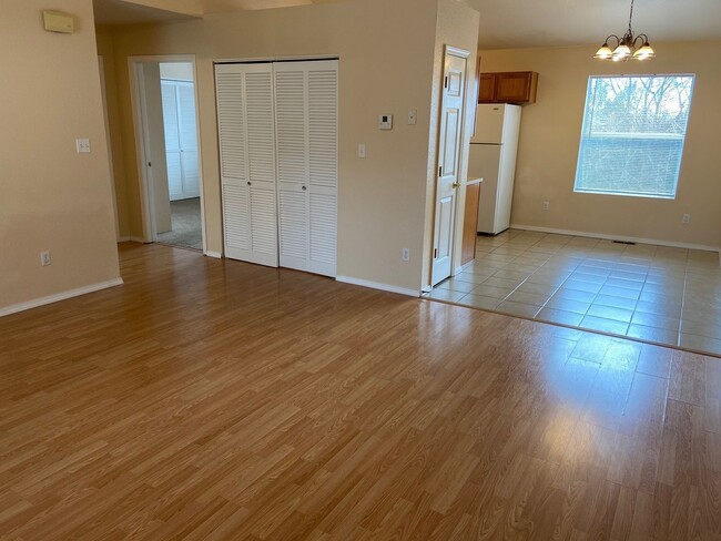Building Photo - Apartment in Branson East, Kirbyville