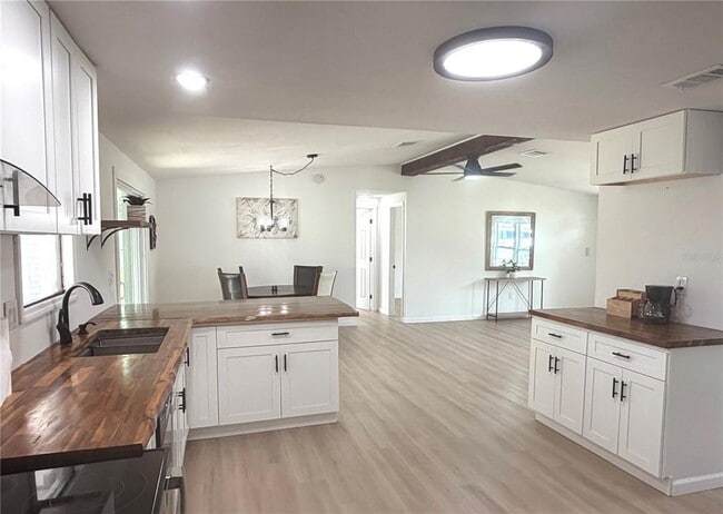 Foto del edificio - 6623 SW 84th St
