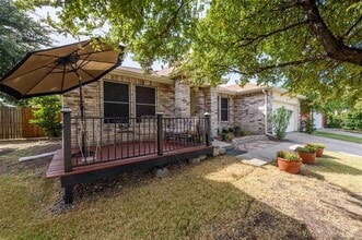 Building Photo - 640 Alcove Dr