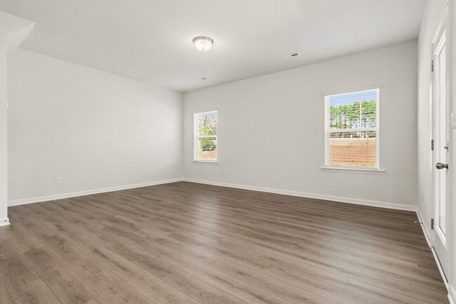 Building Photo - 1715 Troon Dr