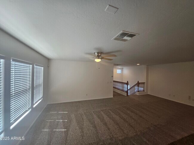 Foto del edificio - 40438 W Helen Ct