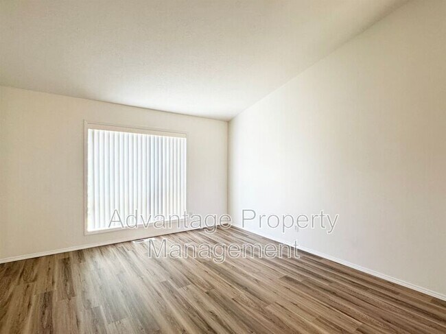 Foto del edificio - 1785 Cougar Ave SW