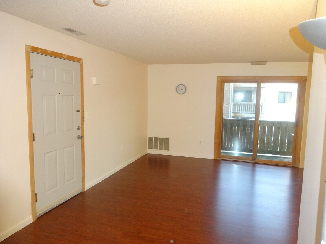 1015 Ravens Crest Dr Unit 1015, Plainsboro, NJ 08536 Condo for Rent