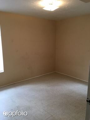 Building Photo - 406 Lovers Ln