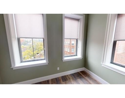 Foto del edificio - 122 Washington St