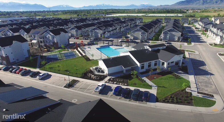 Primary Photo - 4 br, 2.5 bath Townhome - 1726 North 3830 ...