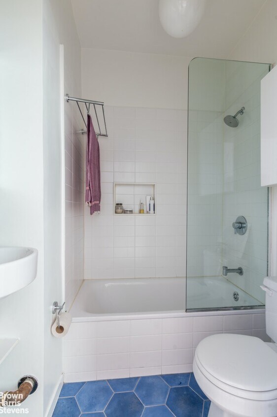 Foto del edificio - 529 E 12th St