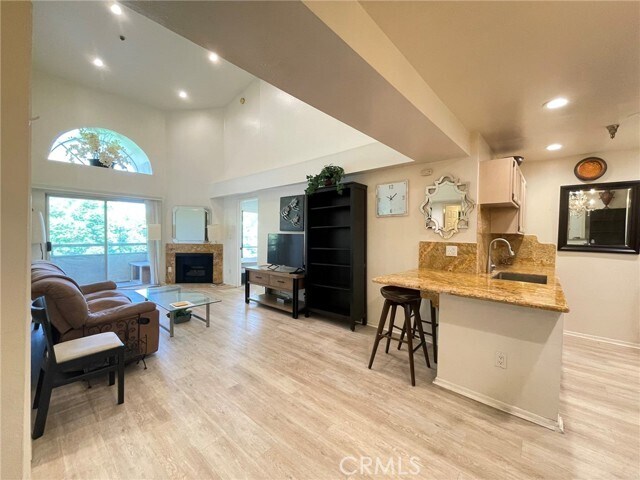 Foto principal - 10960 Ashton Ave