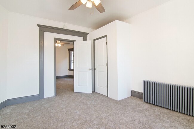 Foto del edificio - 164 Springdale Ave